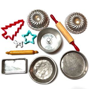 Vintage Toy Baking set